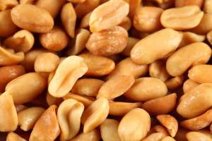 Сколько калорий в жареном арахисе 1